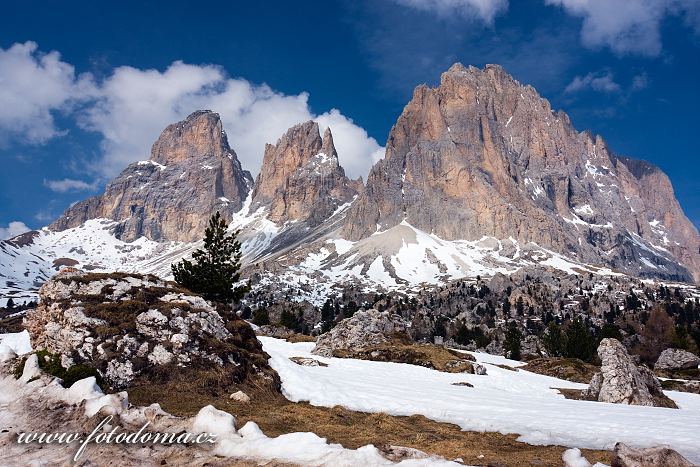 Sasso Lungo (Langkofel) z Passo di Sella (Sellajoch), Dolomity