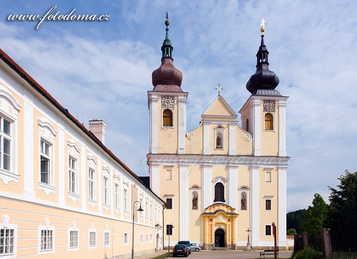 Fotka Klášter a klášterní kostel svatého Petra a Pavla, Nová Říše