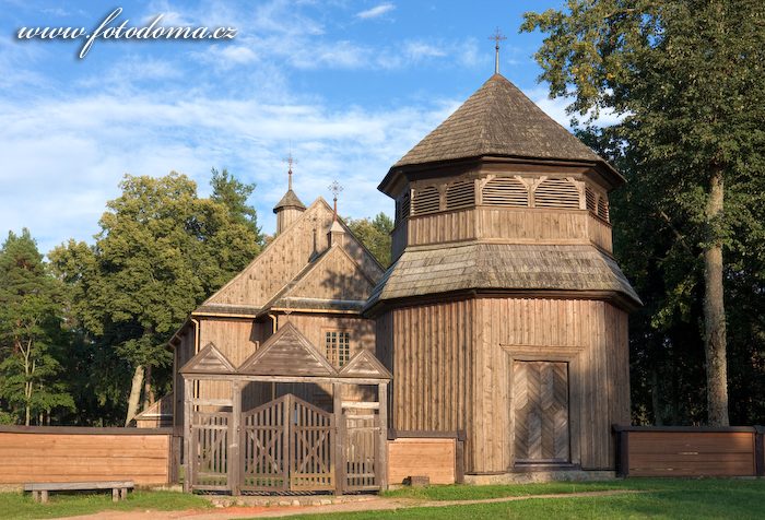 Fotka Dřevěný kostel v Palūšė, Aukštaitijos národní park, Litva