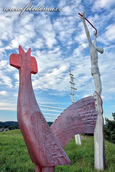 Fotka Tři symboly v Antalksnė, Aukštaitijos národní park, Litva