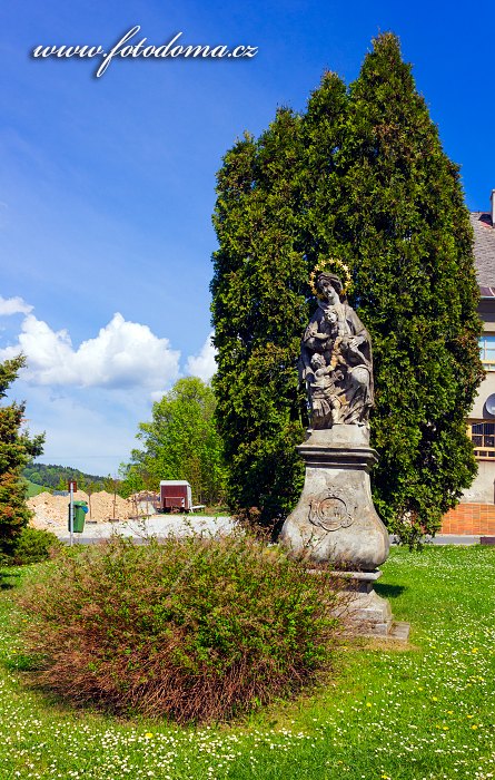 Sousoší Panny Marie s Ježíškem a Janem Křtitelem, Staré Město, okres Šumperk