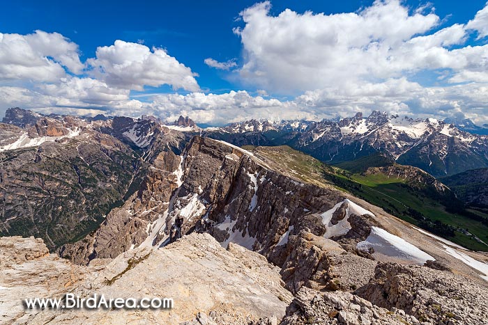 Pohled z Dürrensteinu (Picco di Vallandro) k Drei Zinnen (Tre Cime di Lavaredo) a Höhlensteintalu (Valle di Landro)