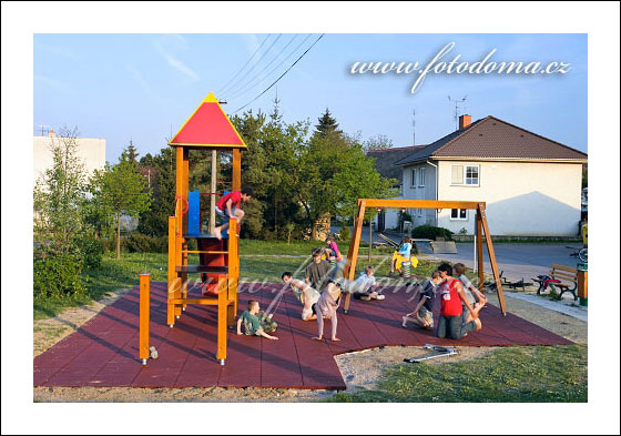 Fotka z obce Únanov, dětské hřiště